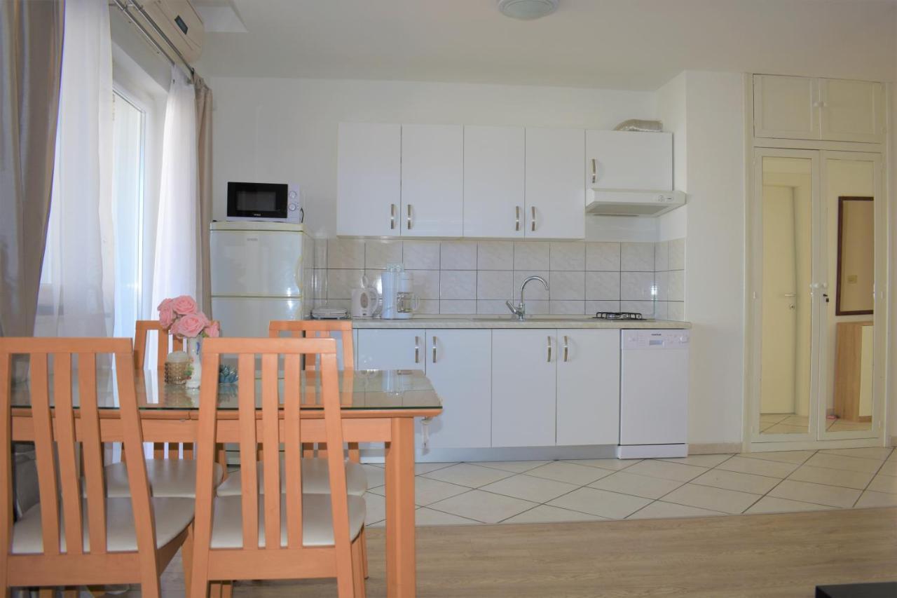 Apartments Janja Murter Buitenkant foto